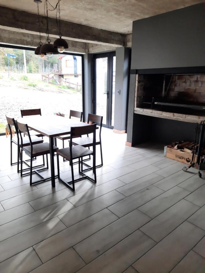 Casa De Invitados Con Parrilla Y Horno A Lena Ushuaia Luaran gambar